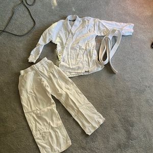 Kids karate outfit, size 1